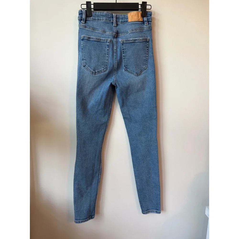 Zara High Waisted Skinny Jeans Medium Wash Blue Ripped Knee Size 4 USA 26 MEX